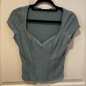 Women’s cropped tee